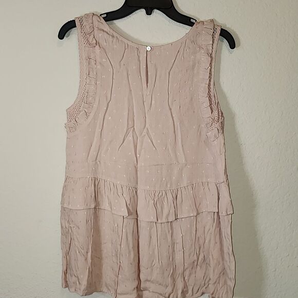 Doe & Rae NWOT, Size Small, Ruffled sleeves and bottom, Dusty Rose color. - Picture 4 of 4